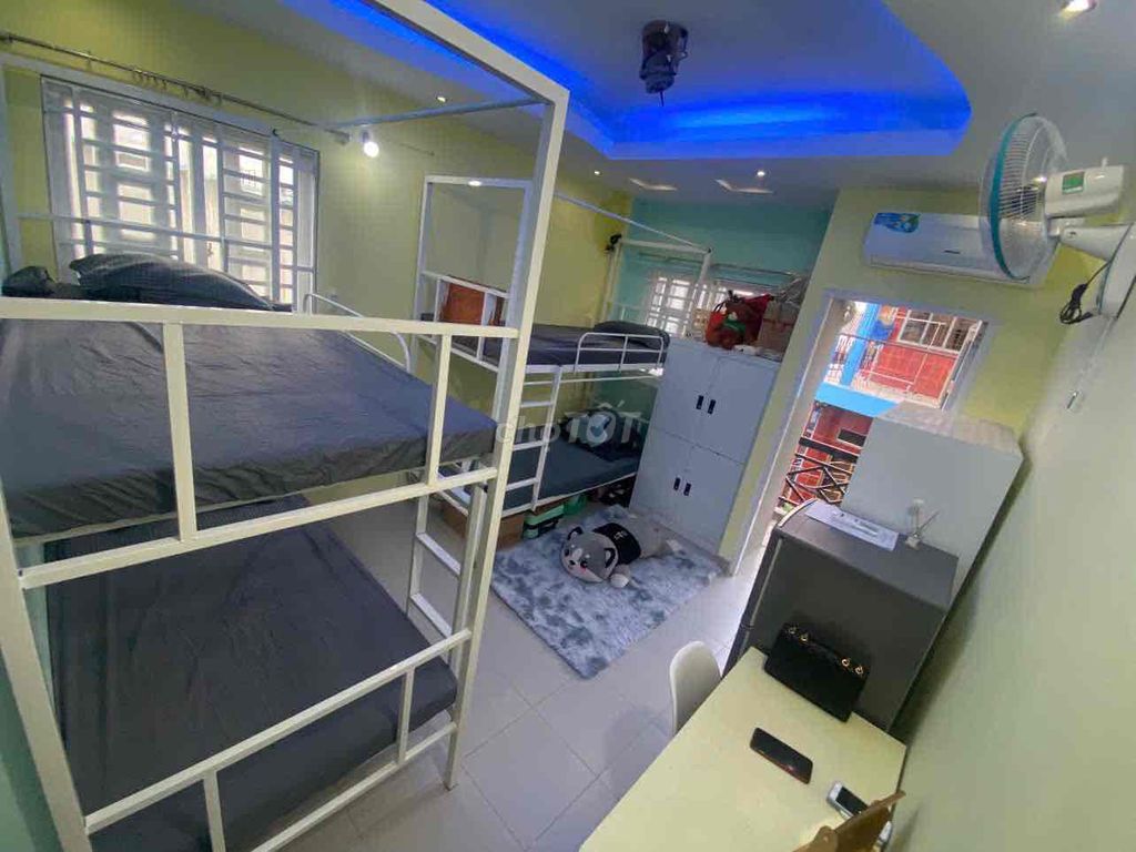 The dorm is only four bancols near the university of the 2rd crime university, opening full utility.
