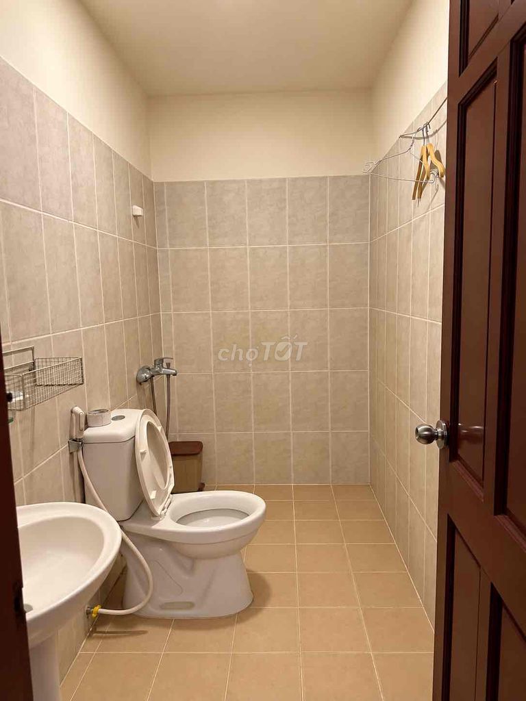 Rent a room with interiors, private toilets at Thới An, District 12.