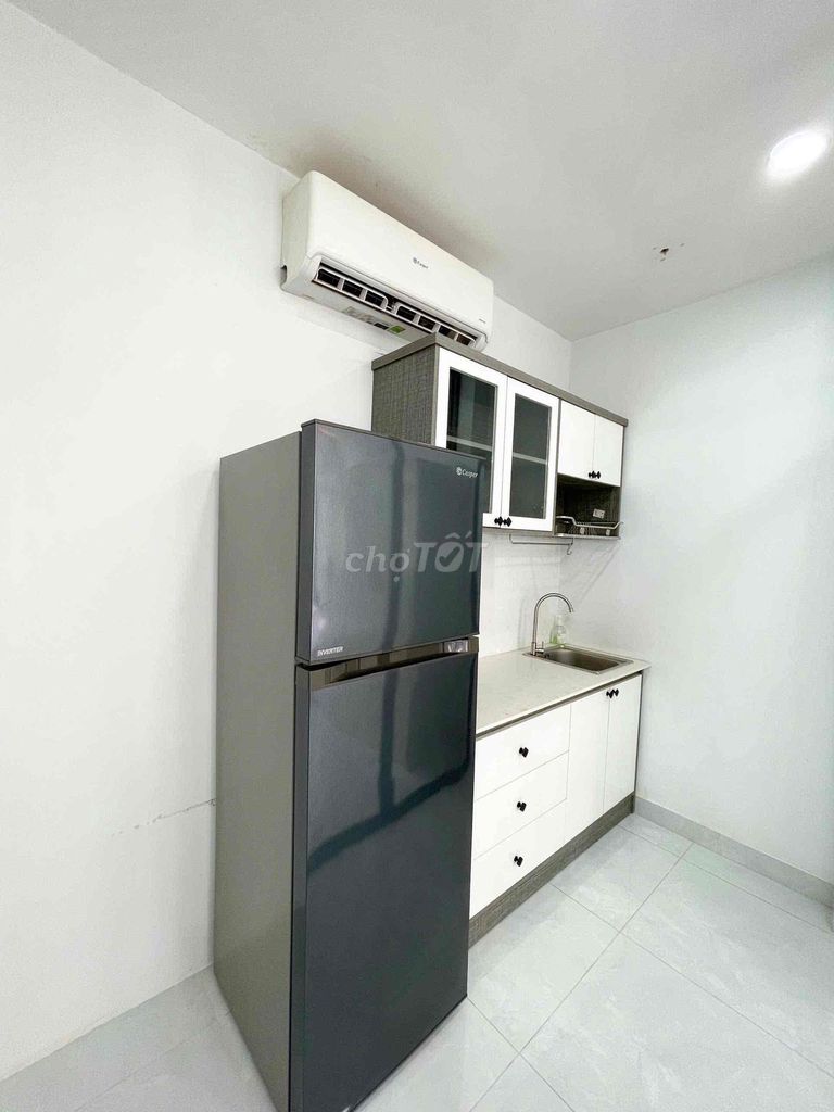 Rent a room right off the coast of Hoàng Sa County. A cheap one.