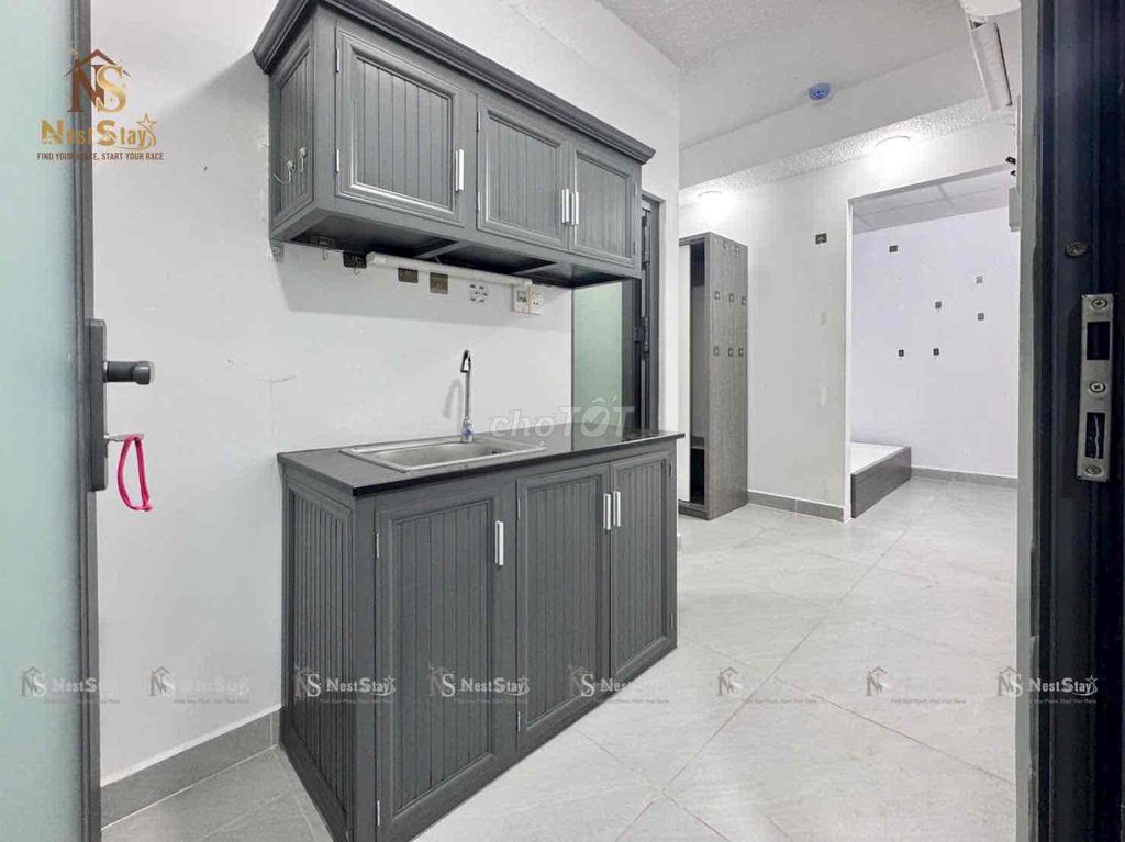 A kitchen bedroom -- super comfortable -- super-security elevator.
