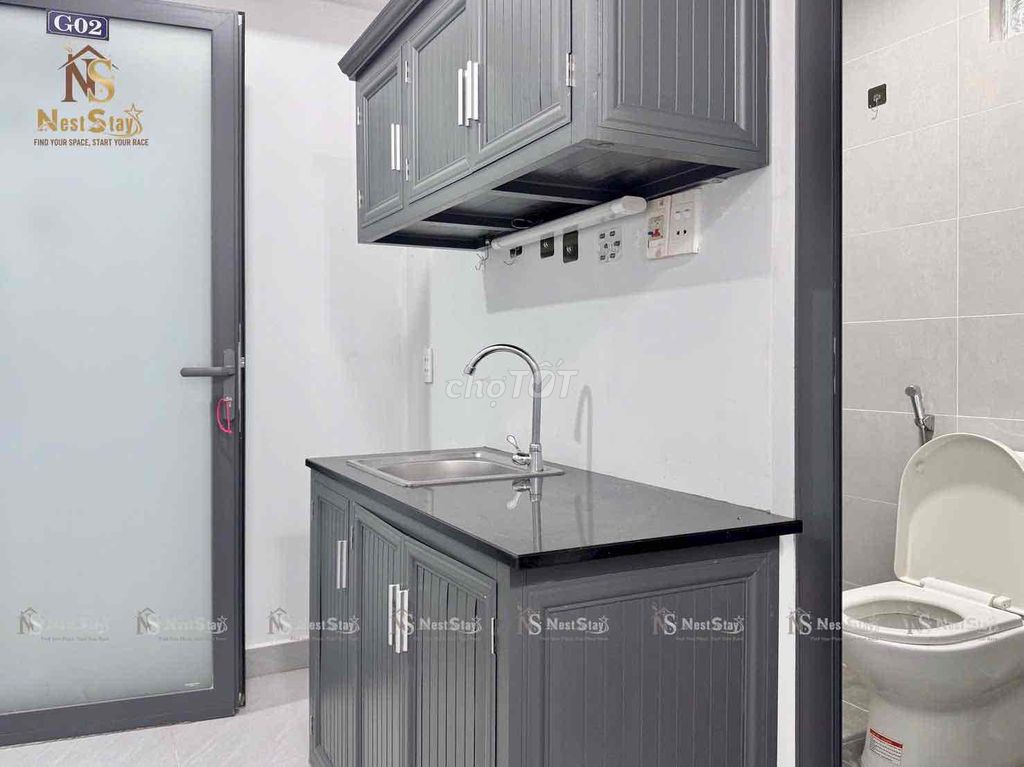 A kitchen bedroom -- super comfortable -- super-security elevator.