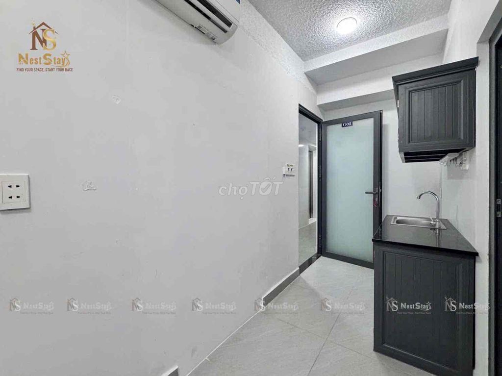 A kitchen bedroom -- super comfortable -- super-security elevator.