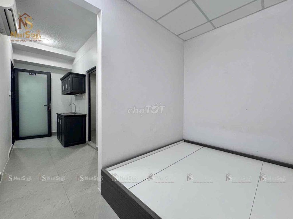A kitchen bedroom -- super comfortable -- super-security elevator.