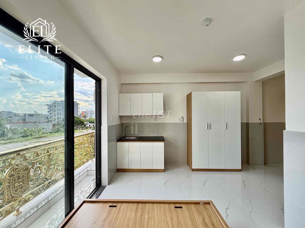 The new room is full of furniture near the end of Nguyễn Thái Sơn.