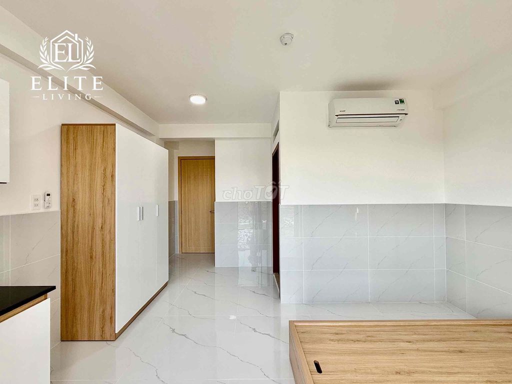The new room is full of furniture near the end of Nguyễn Thái Sơn.