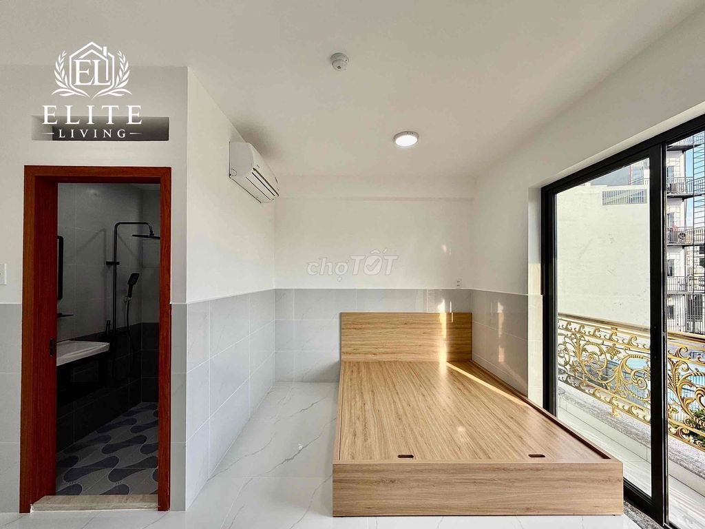 The new room is full of furniture near the end of Nguyễn Thái Sơn.