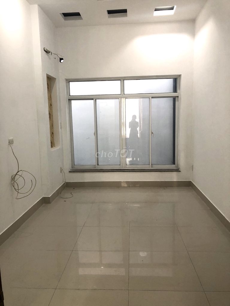 One person's own room, 16 meters two, downtown.