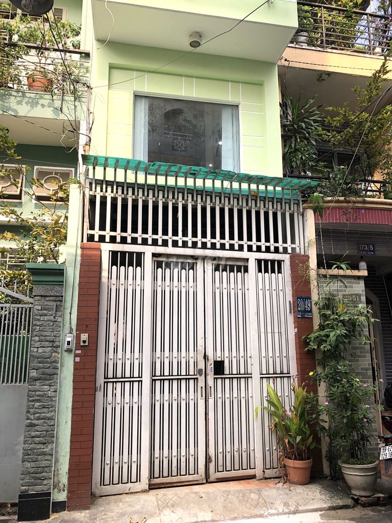 One person's own room, 16 meters two, downtown.