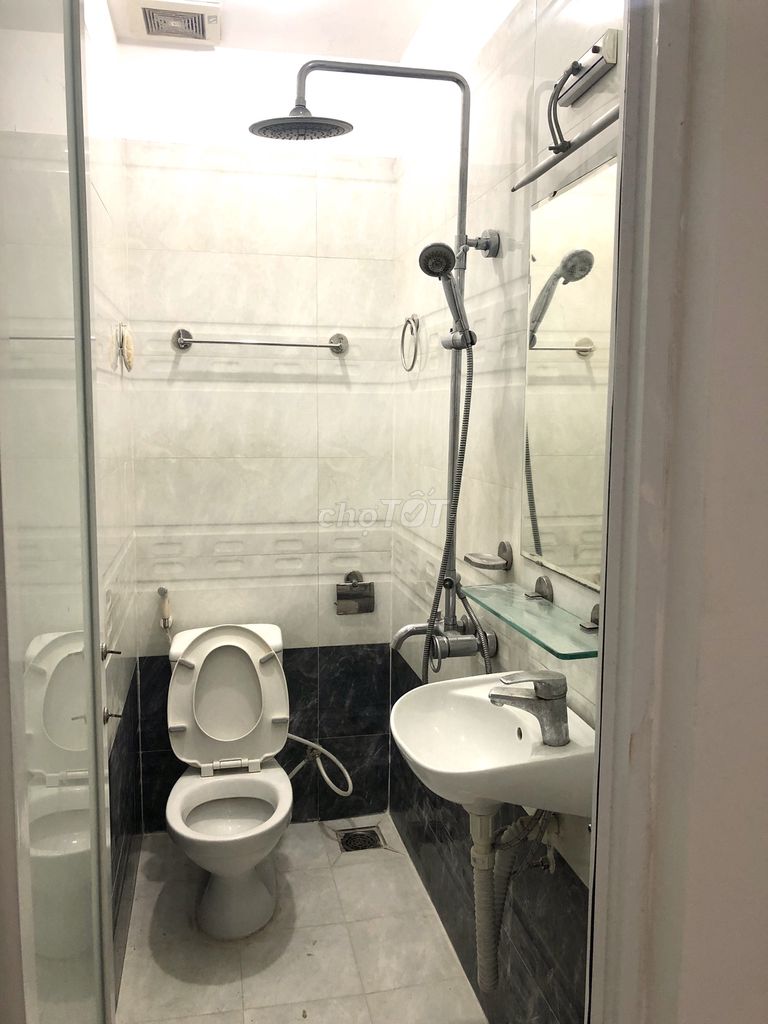 One person's own room, 16 meters two, downtown.