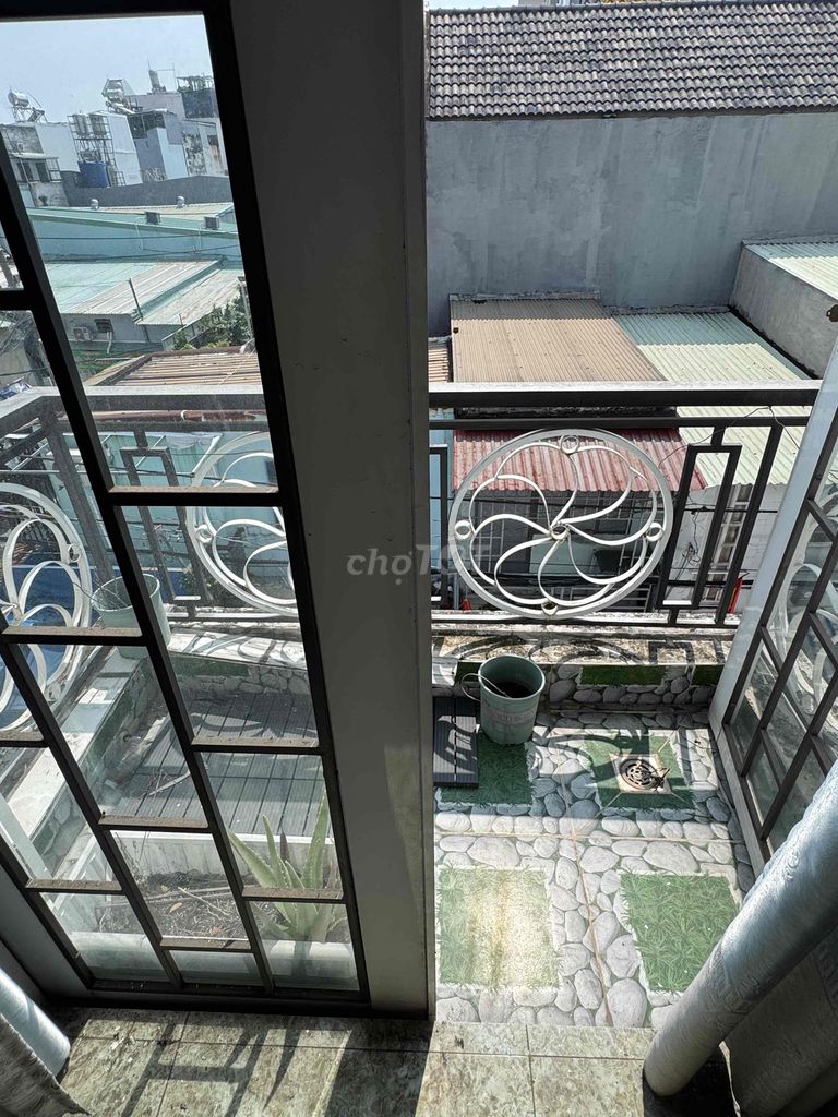 Rent the entire floor 2-4 balcony - 2 bedroom - 1 toilet - 1 kitchen