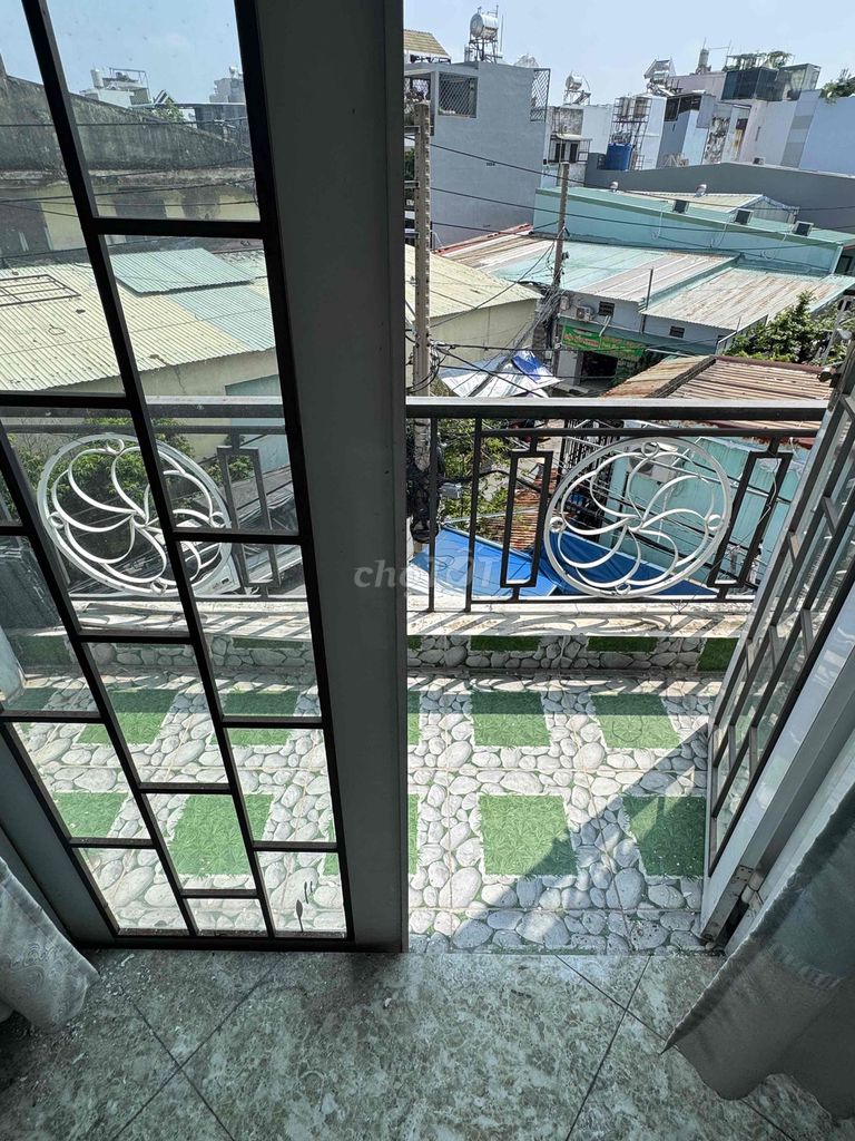 Rent the entire floor 2-4 balcony - 2 bedroom - 1 toilet - 1 kitchen
