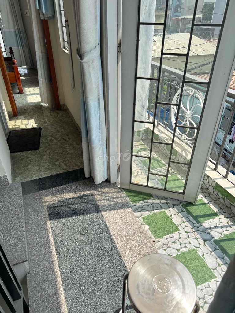 Rent the entire floor 2-4 balcony - 2 bedroom - 1 toilet - 1 kitchen