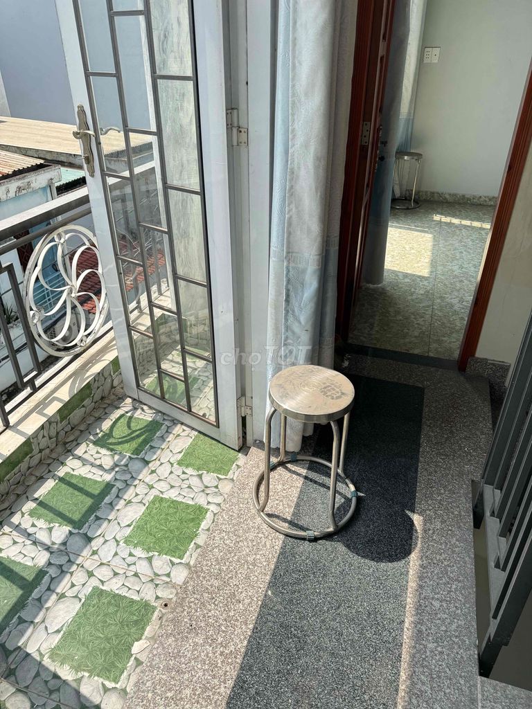 Rent the entire floor 2-4 balcony - 2 bedroom - 1 toilet - 1 kitchen