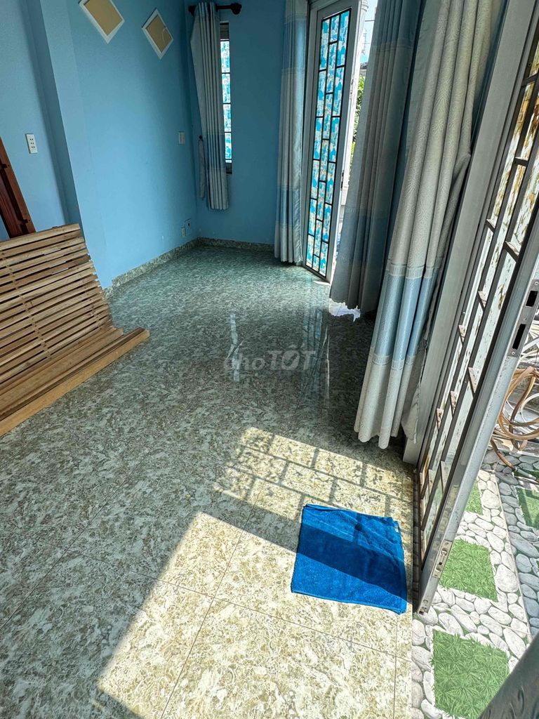 Rent the entire floor 1-4 balcony - 2 bedroom - 1 toilet - 1 kitchen