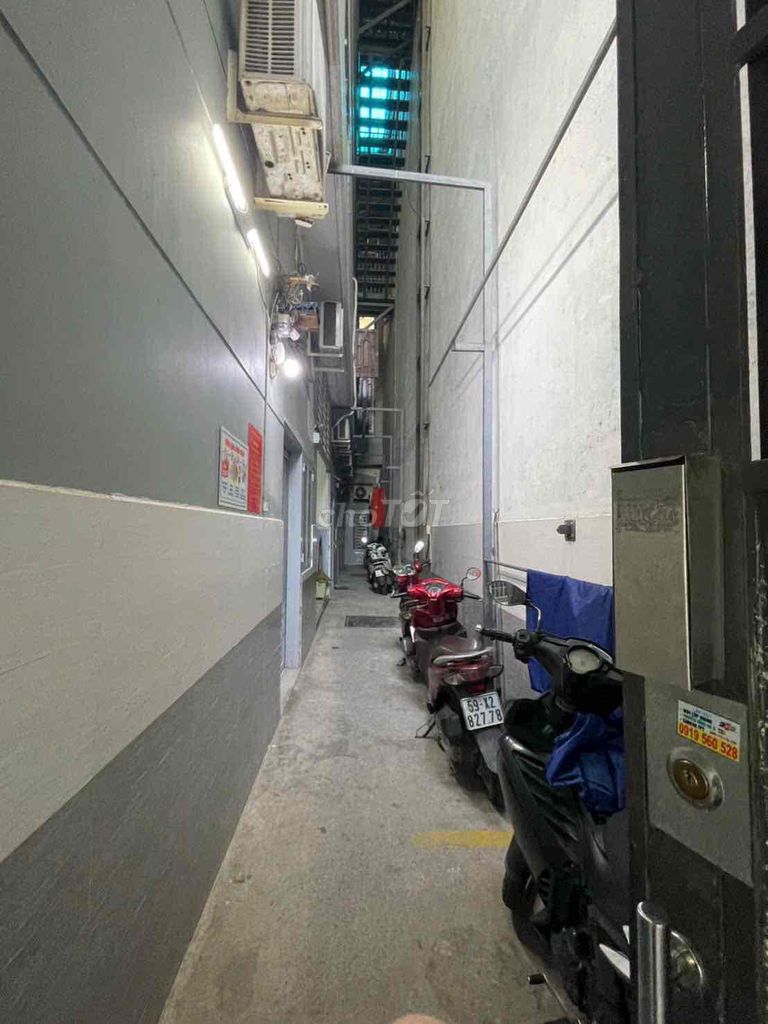 15 Gò Vấp near high school.