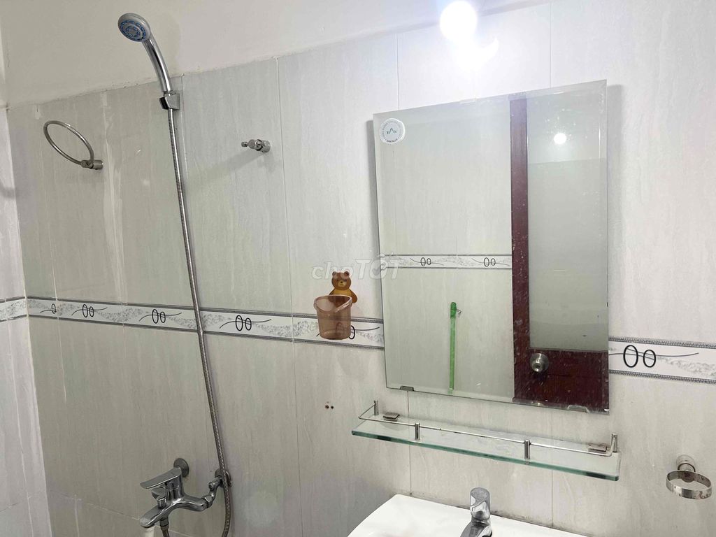 Rent room 30 meters, open balcony, near the University of Lang 4.5 million.