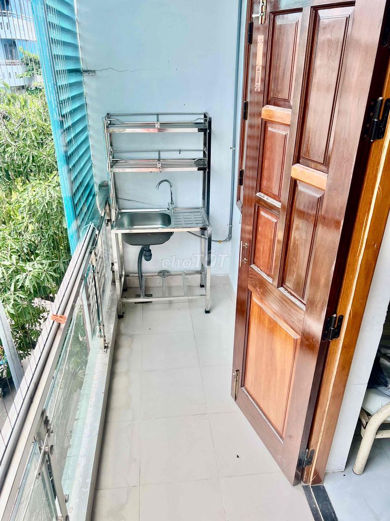 Rent room 30 meters, open balcony, near the University of Lang 4.5 million.