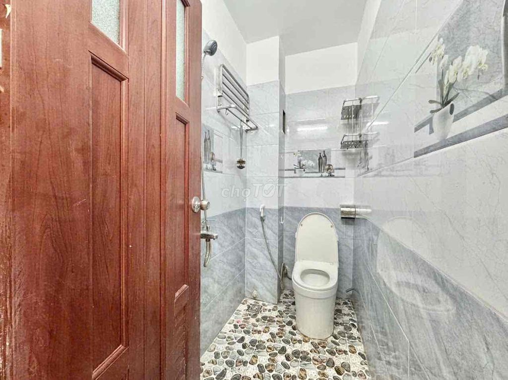4 million3 that whole interior plus elevator plus free car at Gò Vấp?