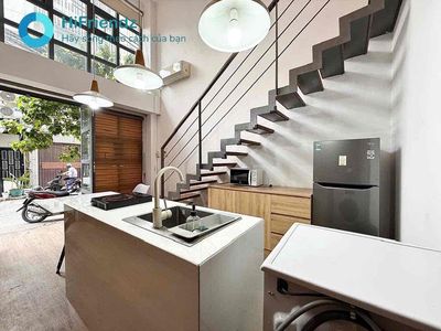 Rent a super-great balcony full of furniture right here in the middle of the 3rd district.