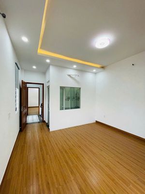 Six areas of area: 4 x20 meters 4 5th floor bedroom 5 toilets