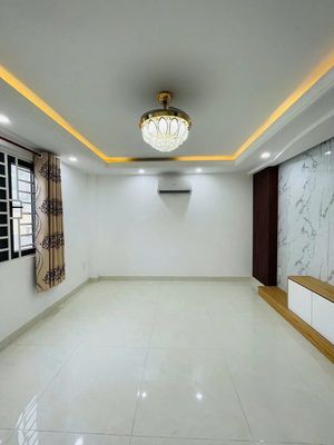 Six areas of area: 4 x20 meters 4 5th floor bedroom 5 toilets