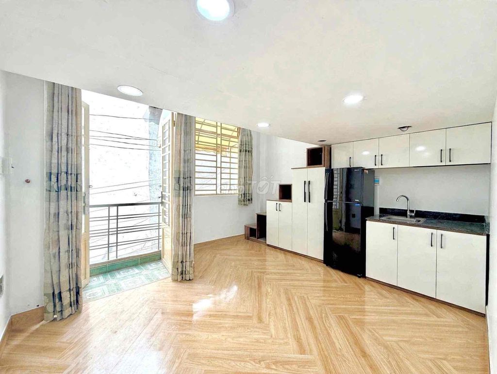 Rent room ENCOM near the most modern airport / Republic C