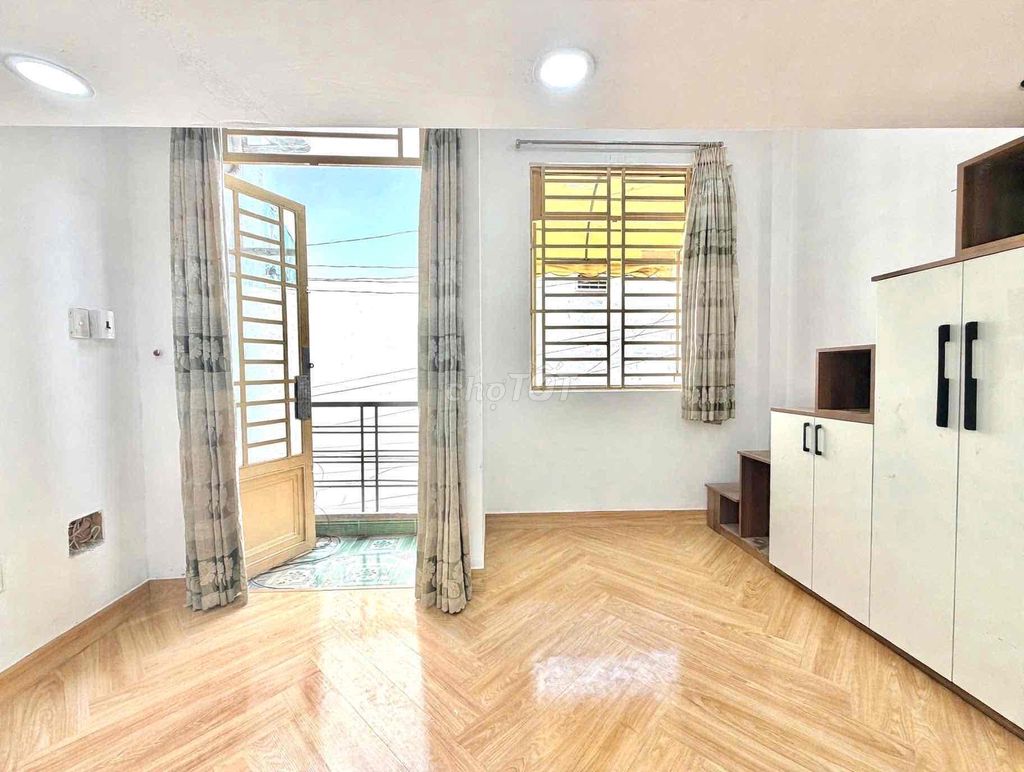 Rent room ENCOM near the most modern airport / Republic C
