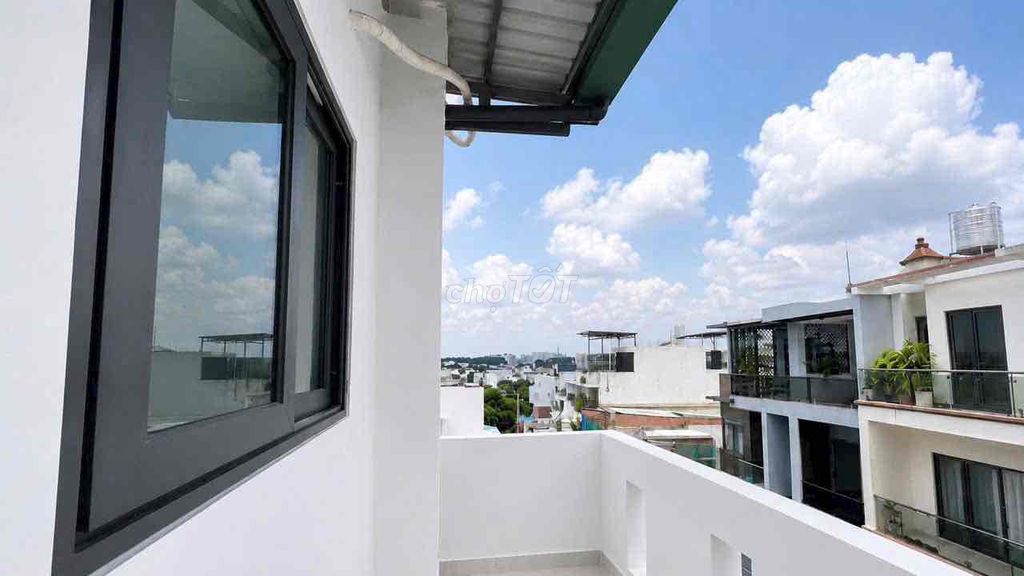 Lê Văn Việt balcony studio, 9th District.