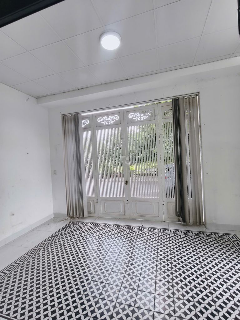 Rent a mini-mea-President ground floor