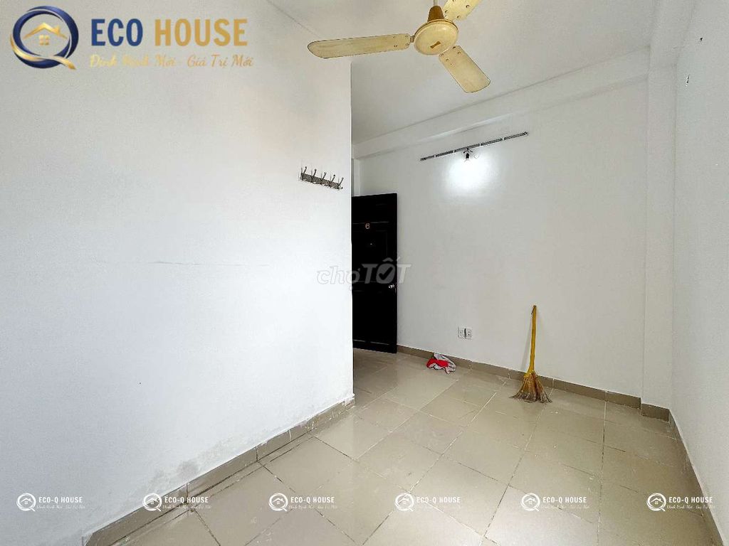 Phan Anh service apartment at 2.2_2 million8 has a private toilet fan.