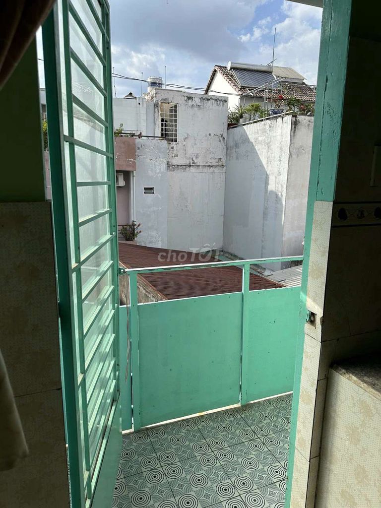 The new room is wide open, tt Phú Nhuận