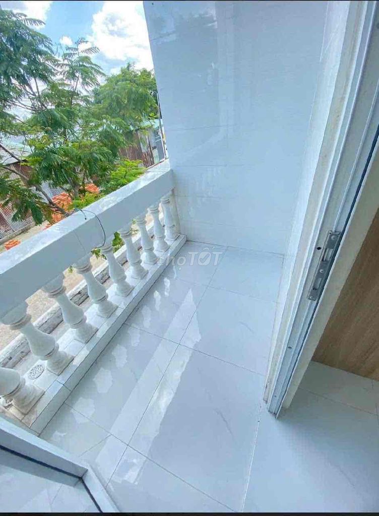Studio balcony/ panty balcony