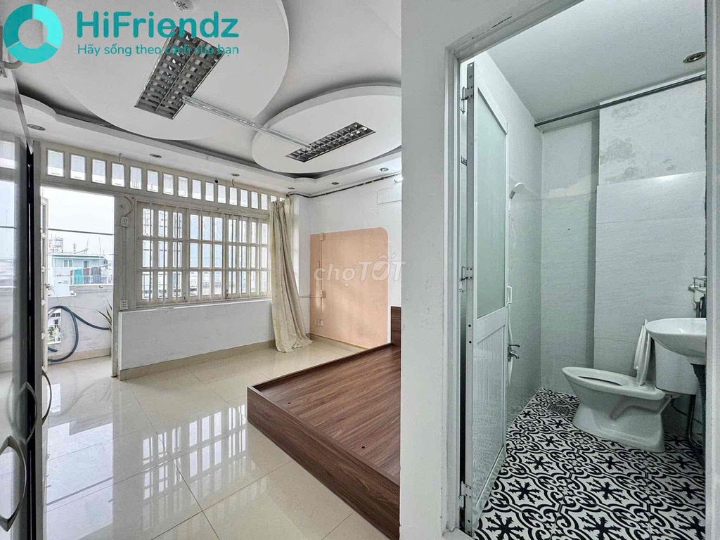 The actual picture - the sky window studio is super-salt.