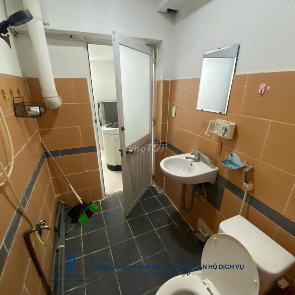 Rent two bedrooms in the middle of District 1.