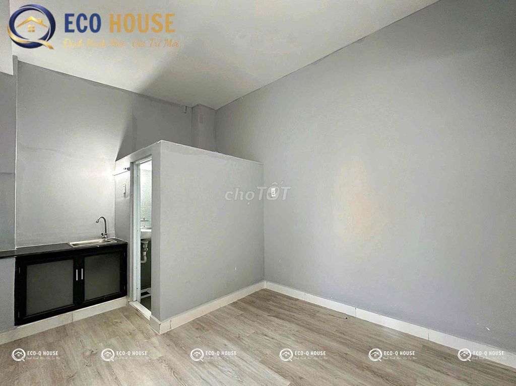 Rent the studio at the new market.