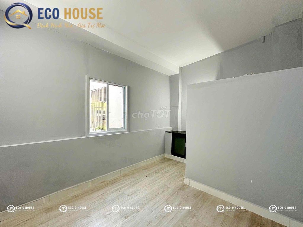 Rent the studio at the new market.