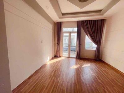 Rent Lê Hồng Phong District 10, near the nest cycle. Five bedrooms.