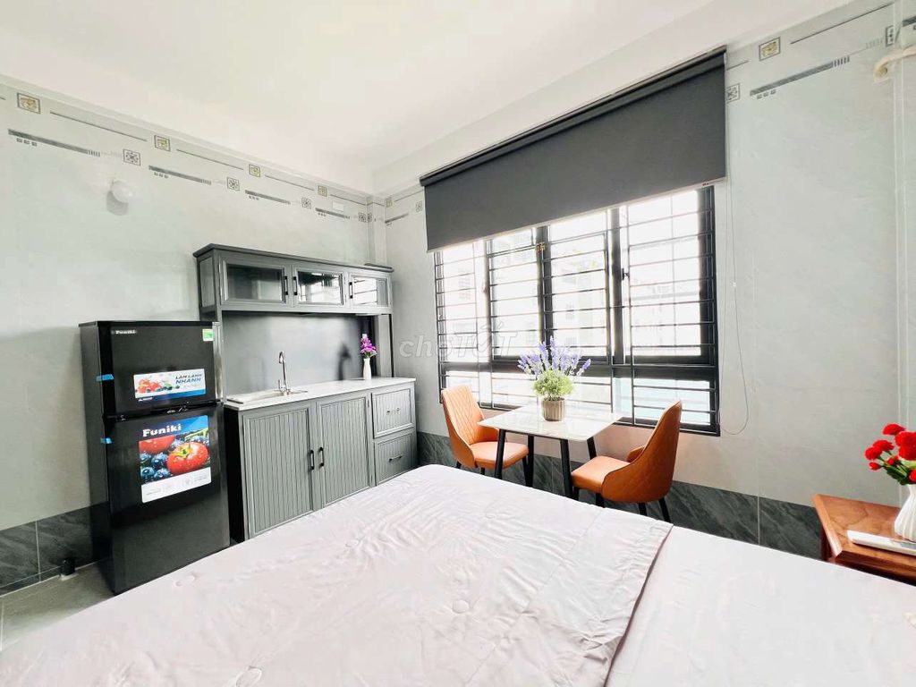 Rent room.