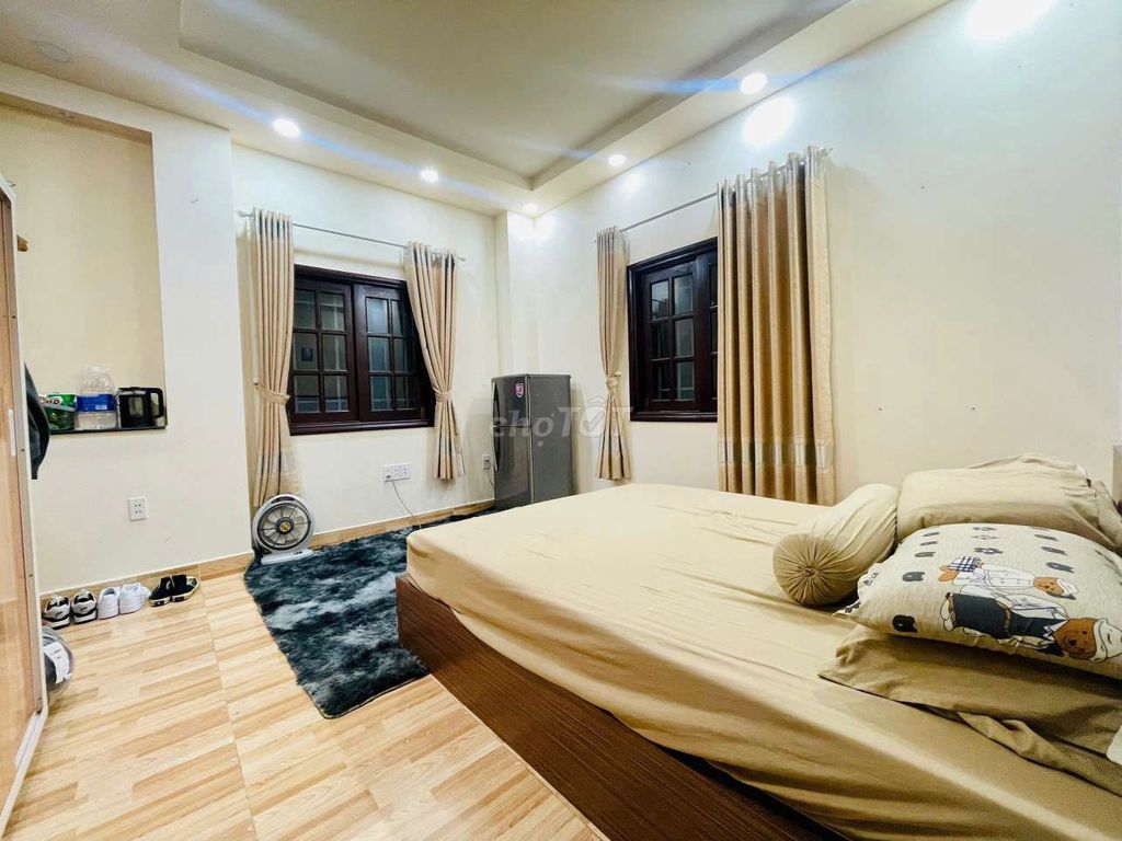 Rent room.