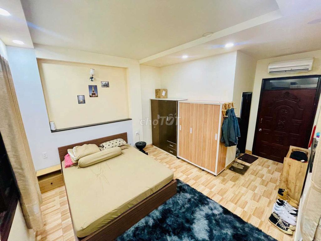 Rent room.