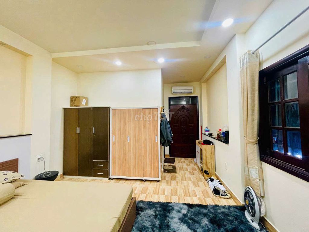 Rent room.