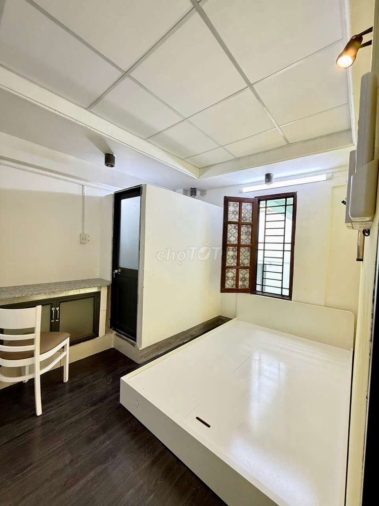 Rent room.