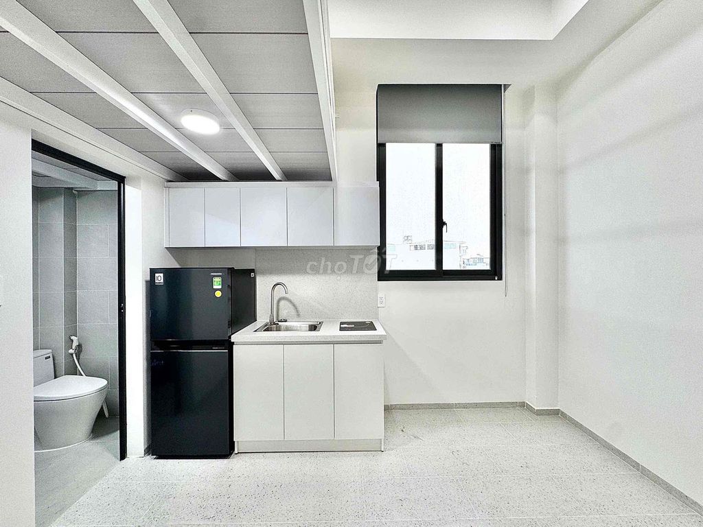 The new room is super open, Phan Văn Hân, right next to the elevator.