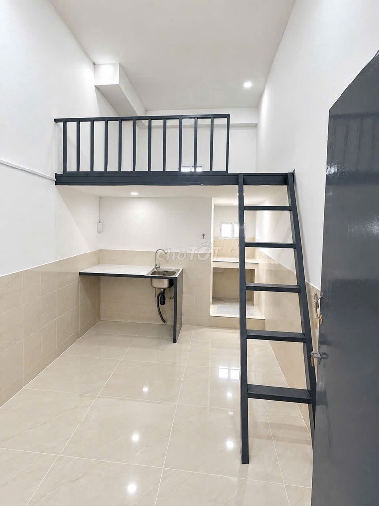 The new Bình Tân motel. At 2 million a room, clean, cool.
