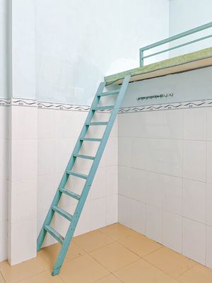 White House is clean, secure, good.