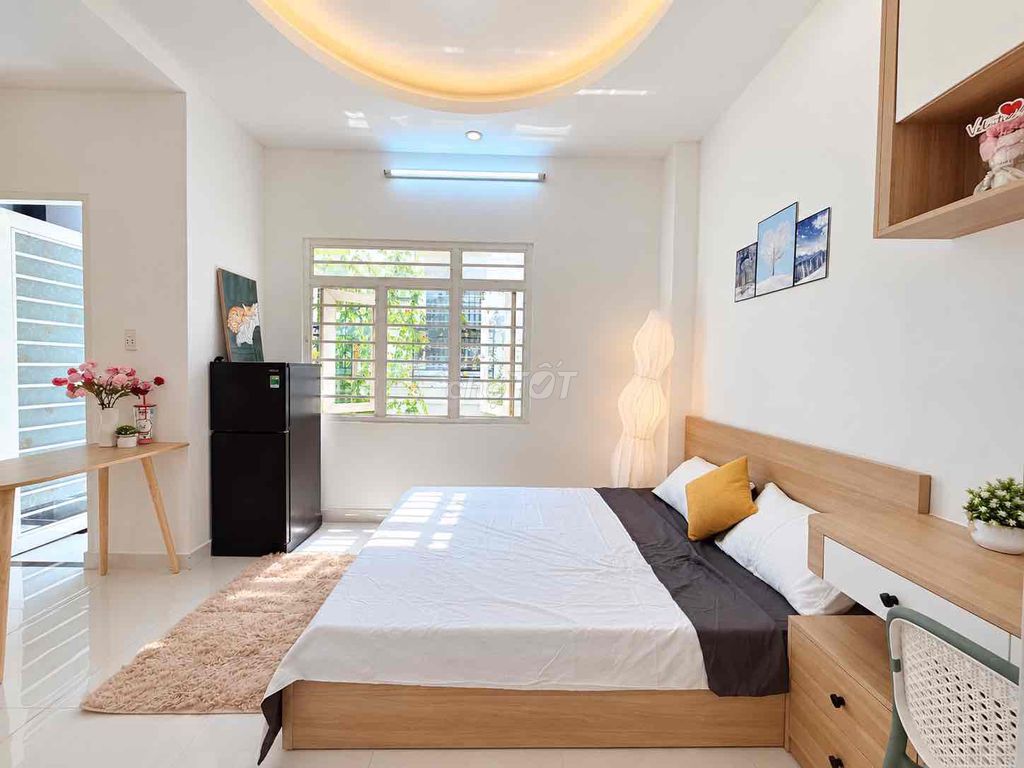 balcony room - full interior - quiet Bình Thạnh district
