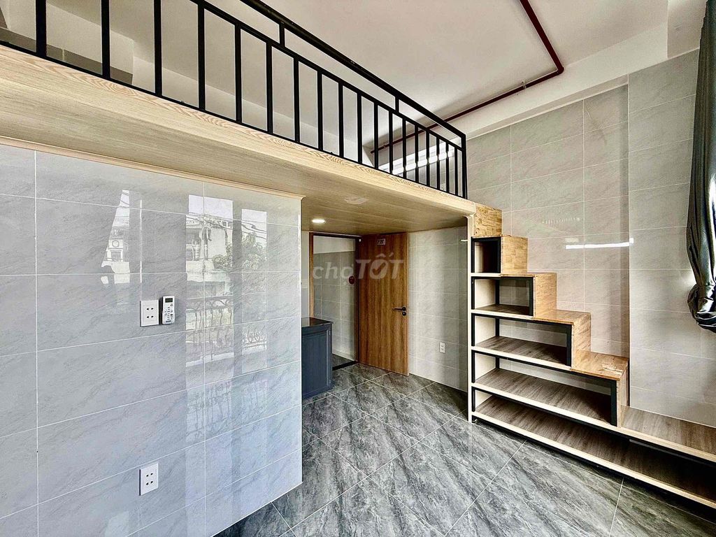 Rent a hotel with a balcony guard at the University of Cs3.