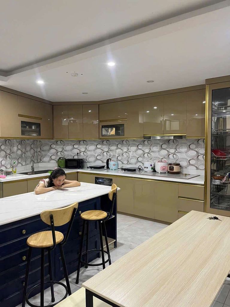 comfortable dorm near Love, gdu