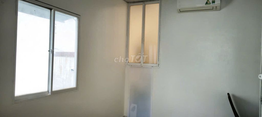 Rent a second floor (for one or two women)