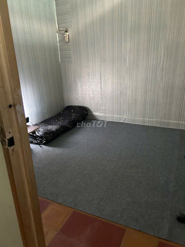 Rent room.